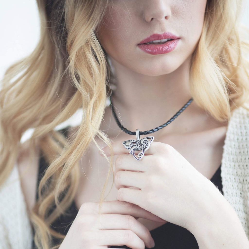 Ancient Treasures' Celtic Cat on Triquetra Stainless Steel Necklace